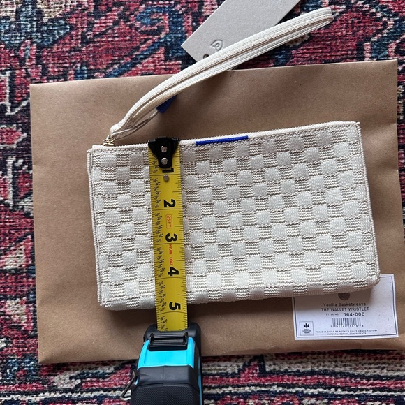 Rothy's Cream Textured Wallet - Picture 4 of 5